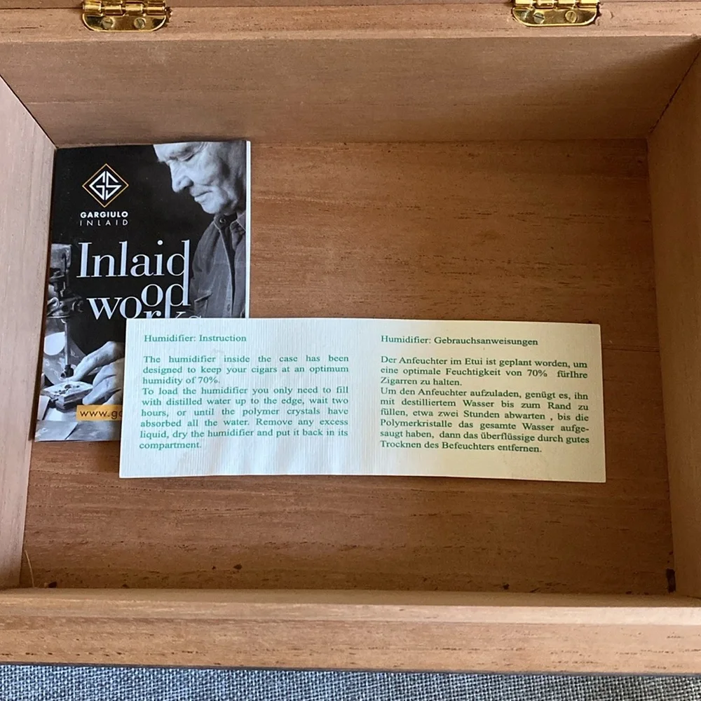 Cigar Humidor - Picture 3 of 6